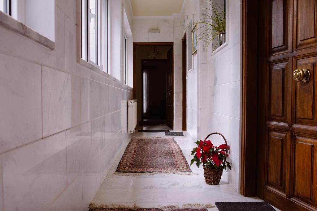 Papastavrou Apartments カラブリタ エクステリア 写真