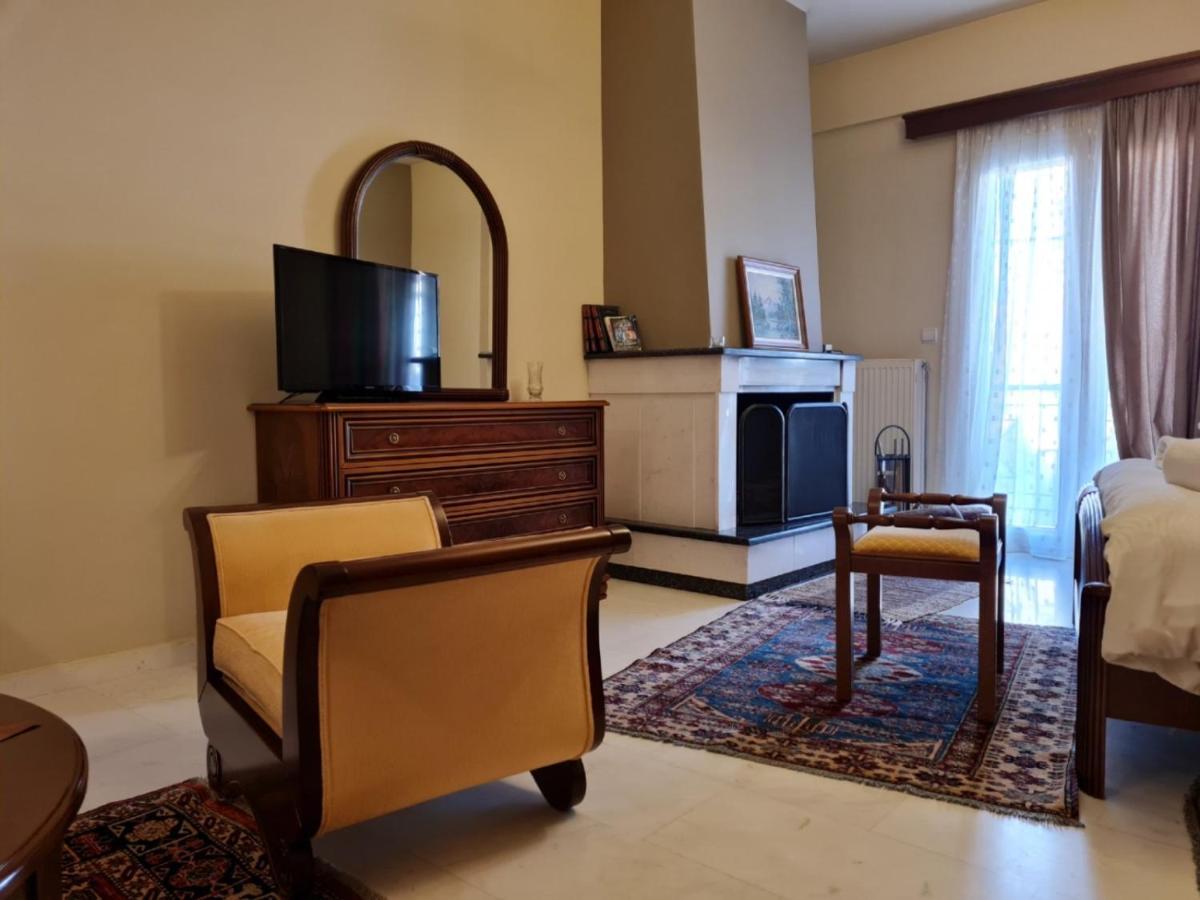 Papastavrou Apartments カラブリタ エクステリア 写真