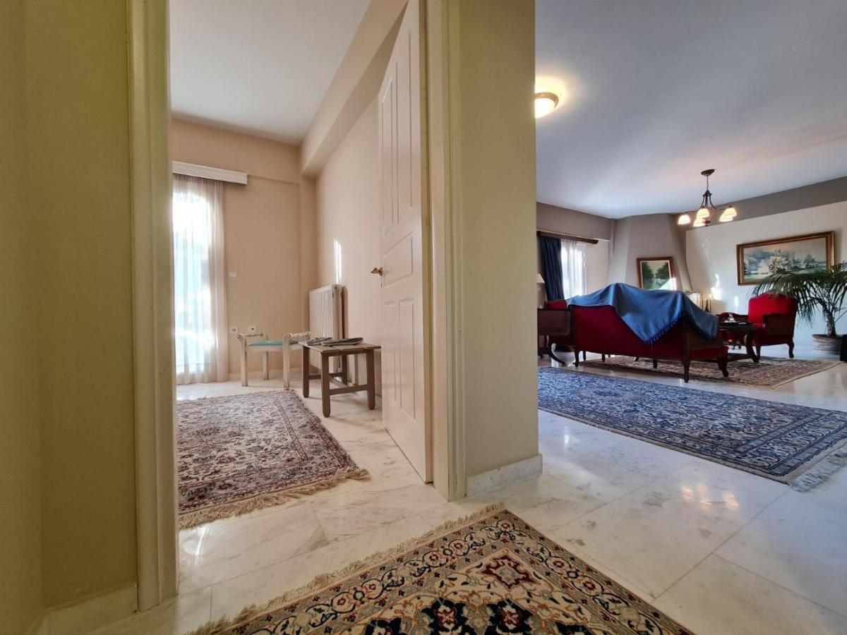 Papastavrou Apartments カラブリタ エクステリア 写真