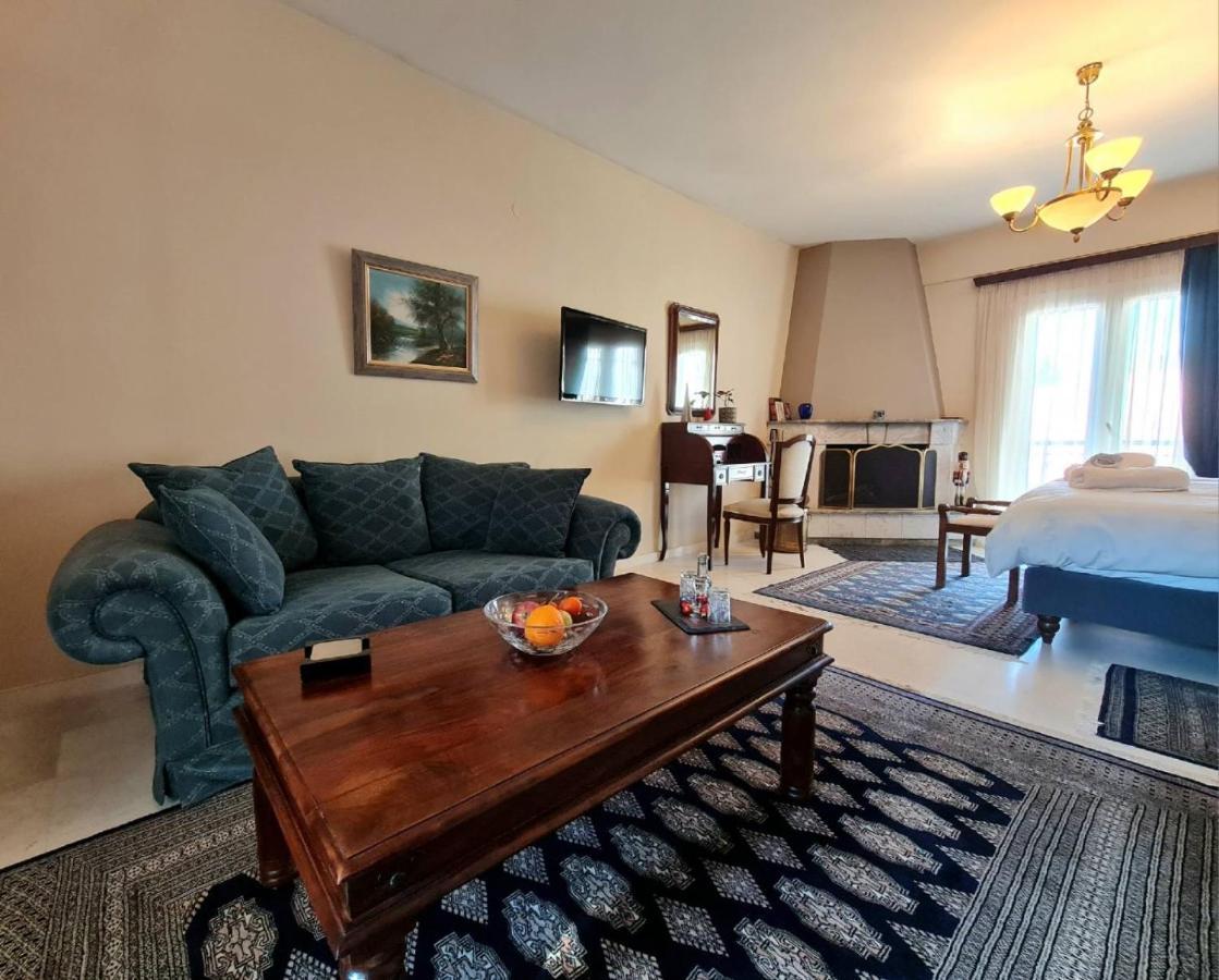 Papastavrou Apartments カラブリタ エクステリア 写真