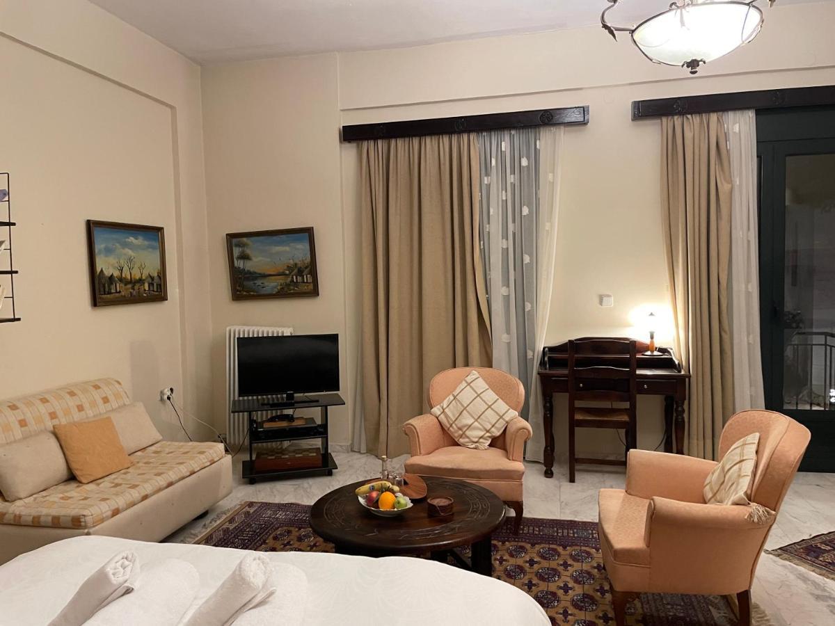 Papastavrou Apartments カラブリタ エクステリア 写真