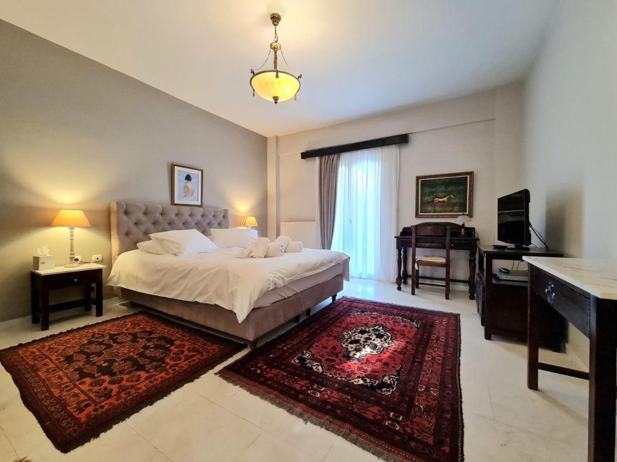 Papastavrou Apartments カラブリタ エクステリア 写真