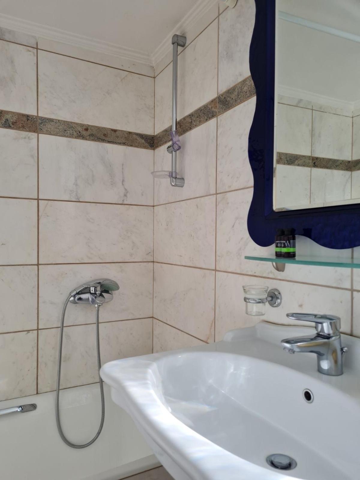 Papastavrou Apartments カラブリタ 部屋 写真