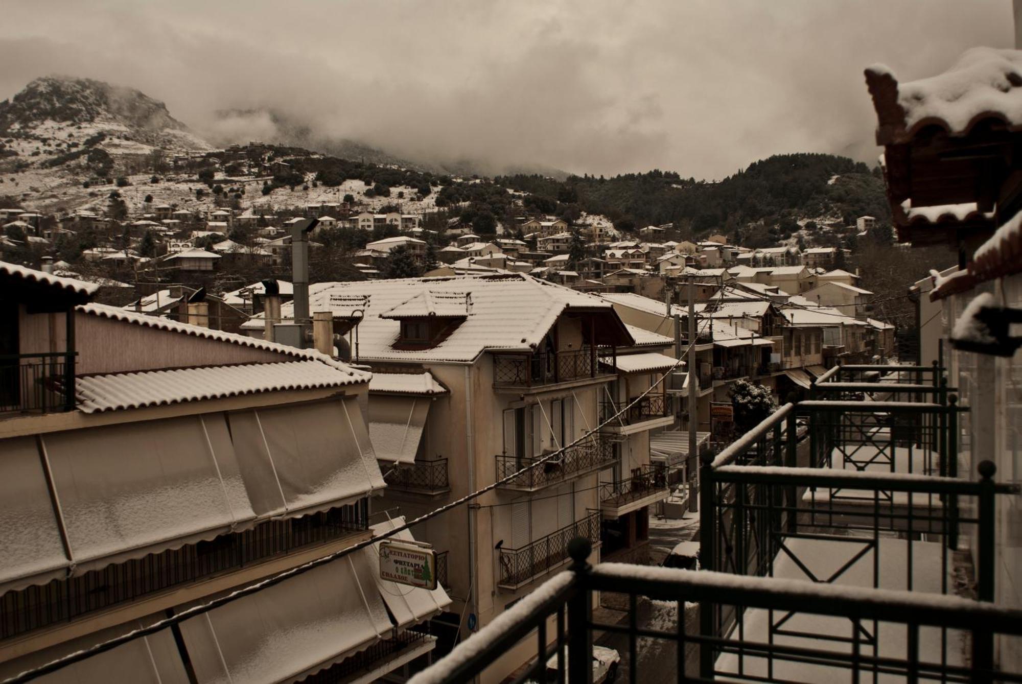 Papastavrou Apartments カラブリタ エクステリア 写真
