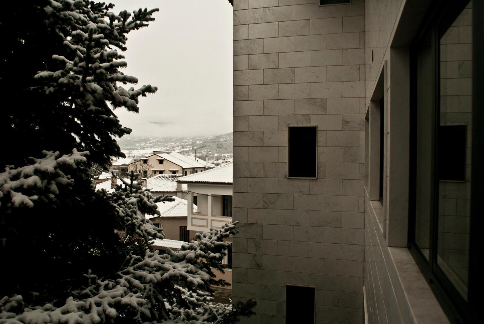 Papastavrou Apartments カラブリタ エクステリア 写真